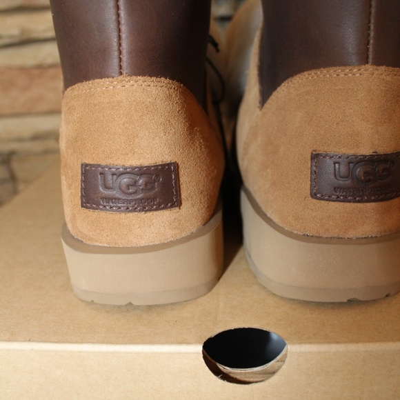UGG WATERPROOF LEATHER ISLEY BOOTS - Picture 2 of 11
